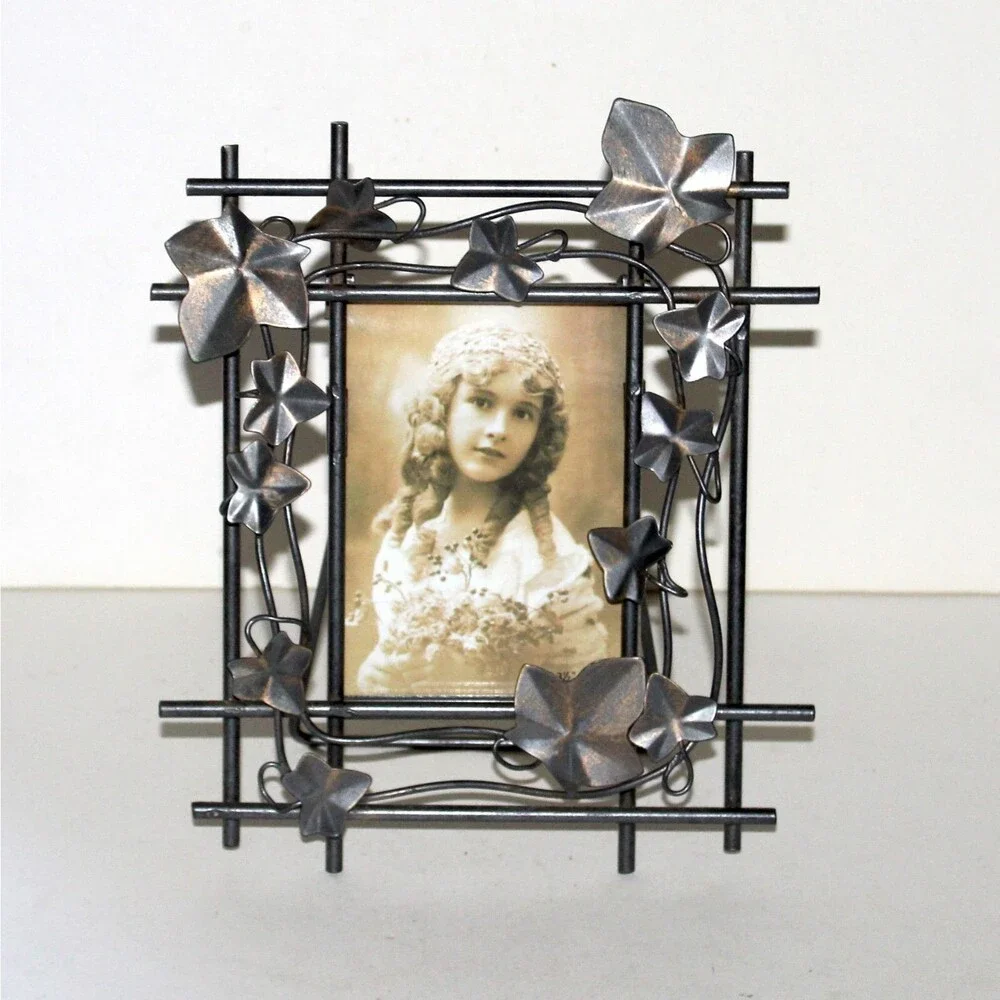 Hermitage Pottery Metal Ivy Leaf Vine Photo Frame vintage floral garden bronze